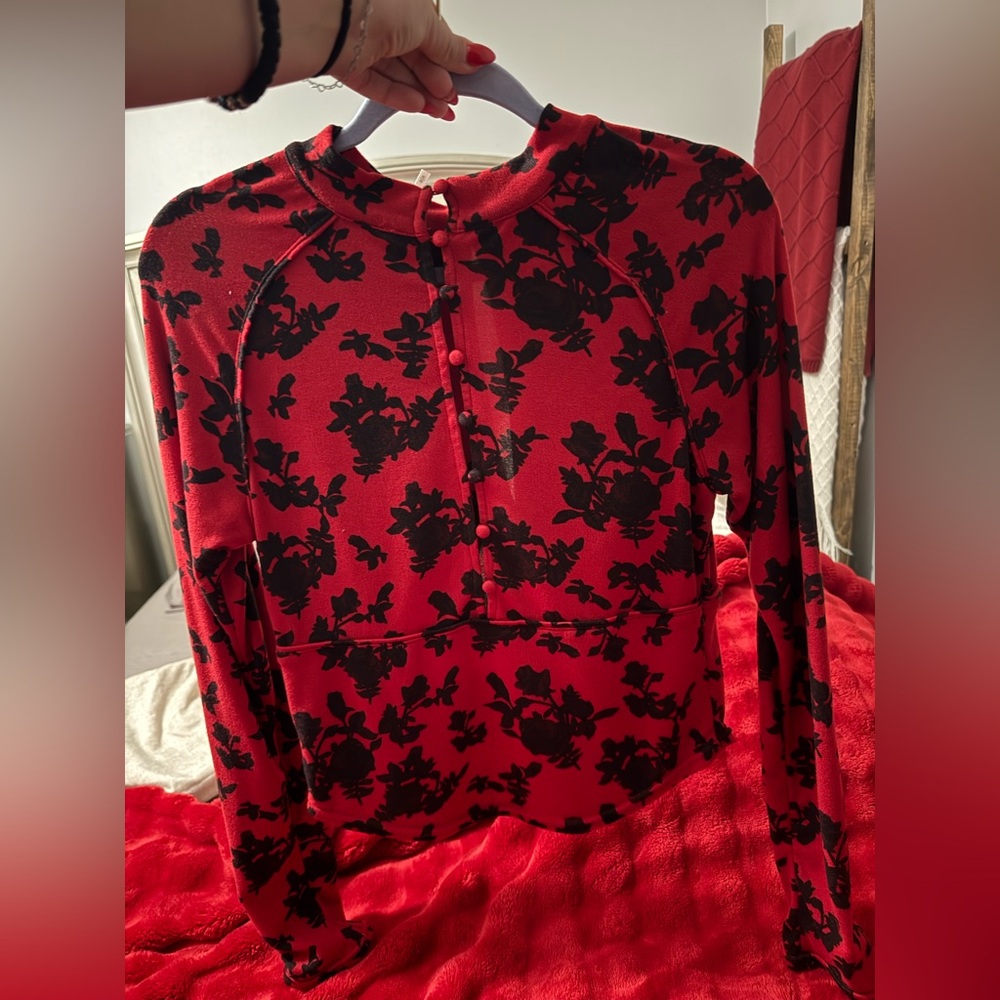 Free People goin out red & black top- Medium - Picture 9 of 9